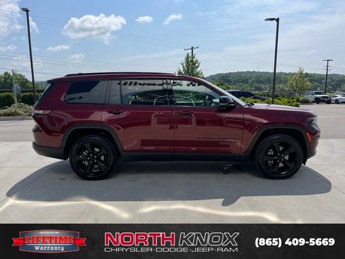 Used 2024 Jeep Grand Cherokee L Limited w/ Black Appearance Package AWD/4WD image 20