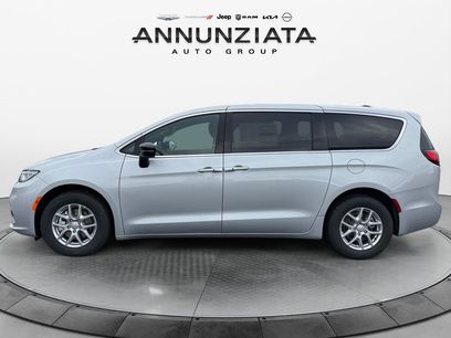 New 2026 Chrysler Pacifica Select