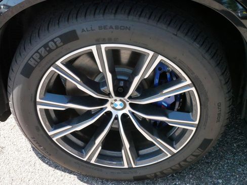 Used 2019 BMW X5 xDrive50i w/ M Sport Package image 15