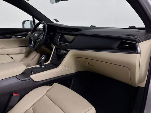 Used 2018 Cadillac XT5 Base image 30