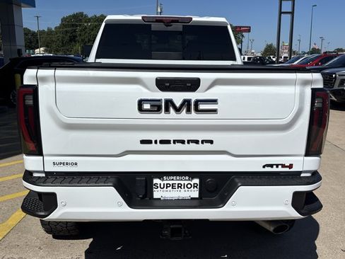 Used 2024 GMC Sierra 2500 AT4 w/ AT4 Premium Plus Package AWD/4WD image 4