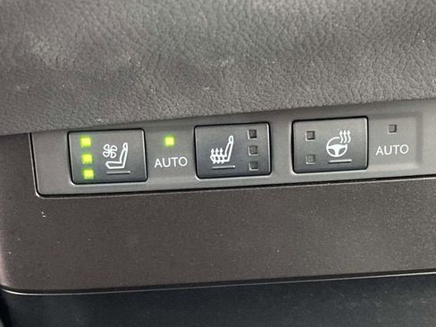 Used 2025 Lexus ES 300h w/ Luxury Package image 15