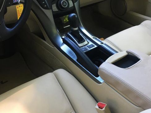 Used 2010 Acura TL FWD image 21