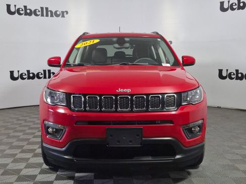Used 2021 Jeep Compass Latitude FWD image 2