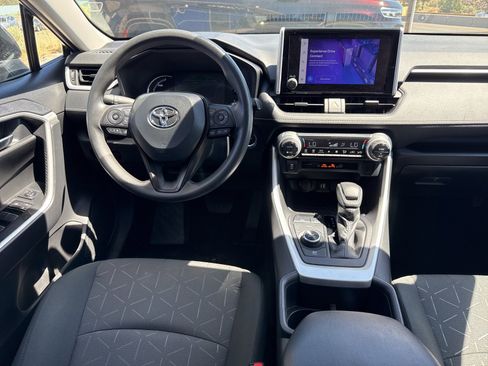 Used 2024 Toyota RAV4 XLE image 19
