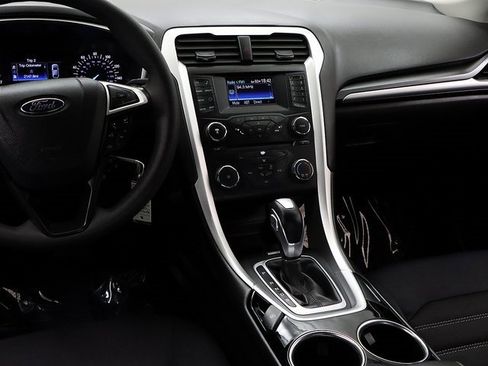 Used 2013 Ford Fusion SE image 15