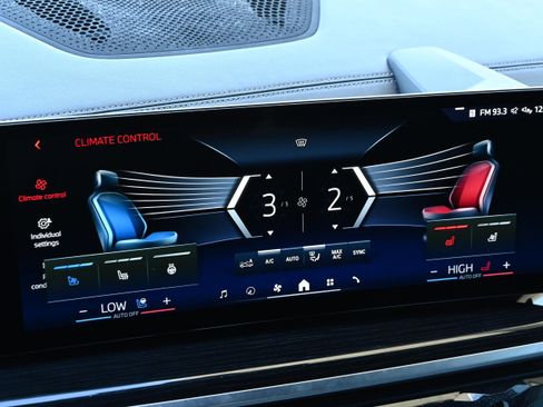 Certified 2024 BMW X7 xDrive40i w/ Executive Package image 18