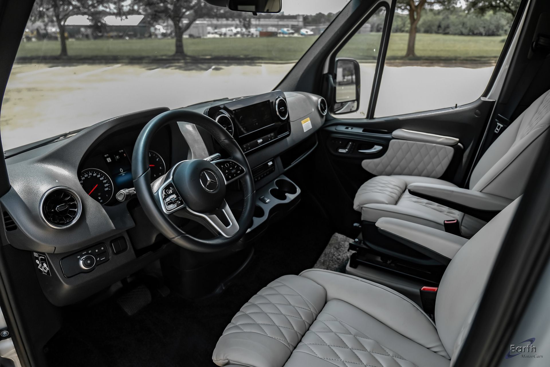 Used 2023 Mercedes-Benz Sprinter 3500 image 3