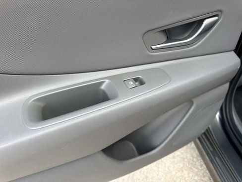 Used 2025 Hyundai Elantra SEL image 30