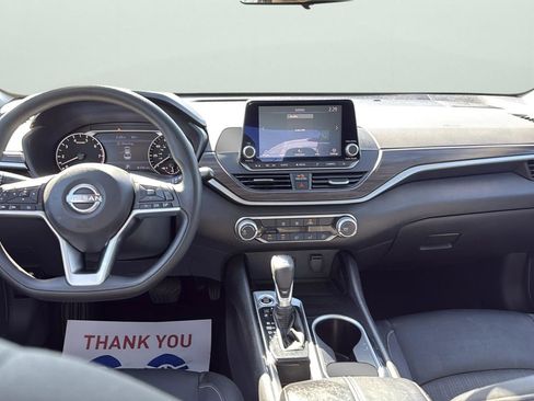 Used 2024 Nissan Altima 2.5 SV image 22