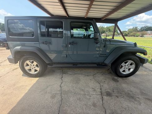 Used 2015 Jeep Wrangler Unlimited Sport w/ Quick Order Package 24S AWD/4WD image 6