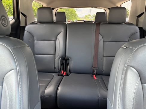Used 2021 Chevrolet Traverse LT w/ LPO, Cargo Package AWD/4WD image 22