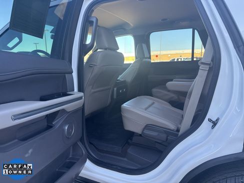 Used 2021 Ford Expedition XLT image 27