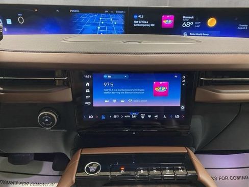 Certified 2025 Lincoln Navigator Reserve AWD/4WD image 16