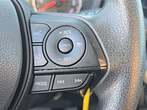 Used 2022 Toyota RAV4 LE image 23