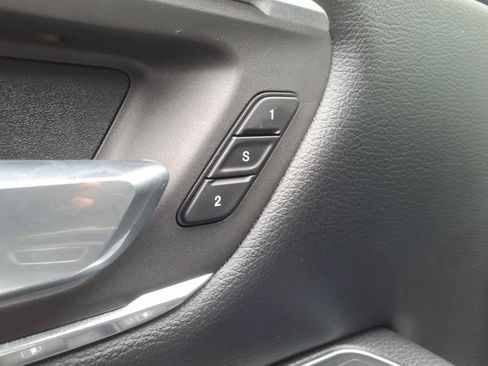 Used 2020 RAM 1500 Laramie AWD/4WD image 19