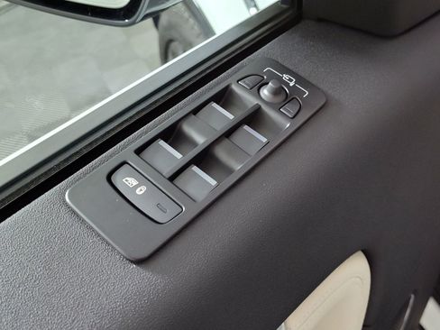 Certified 2025 Land Rover Discovery Sport Dynamic SE image 10