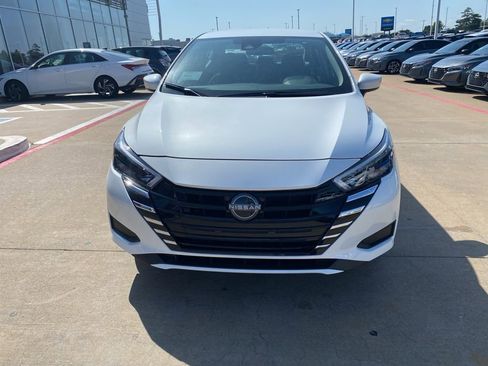 New 2025 Nissan Versa SV w/ Trunk Package FWD image 8