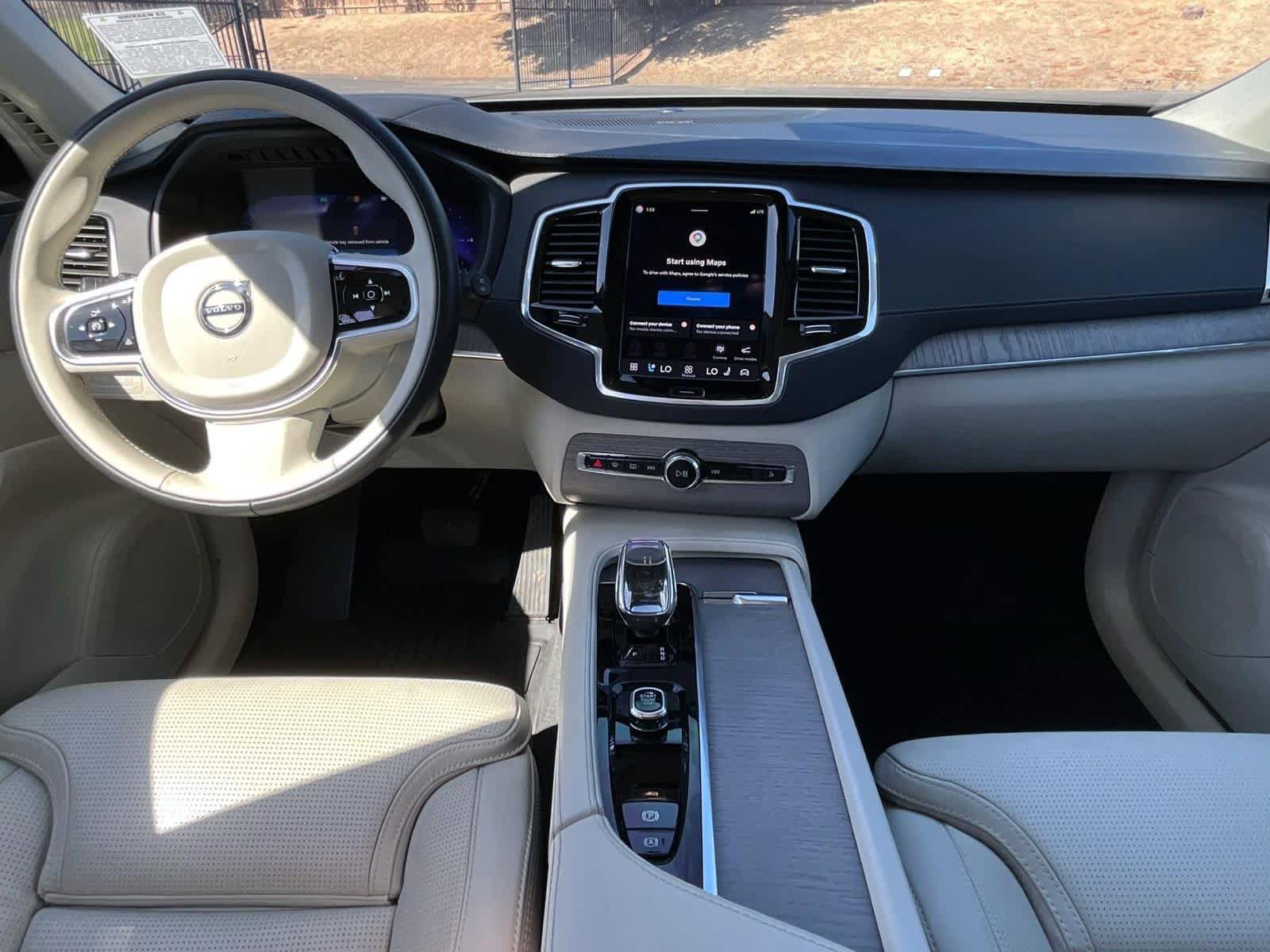 Used 2025 Volvo XC90 T8 Ultra w/ Protection Package Premier AWD/4WD image 3