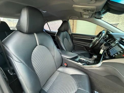 Used 2020 Toyota Camry SE image 31
