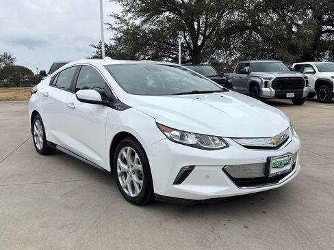 Used 2018 Chevrolet Volt Premier w/ Driver Confidence Package image 5
