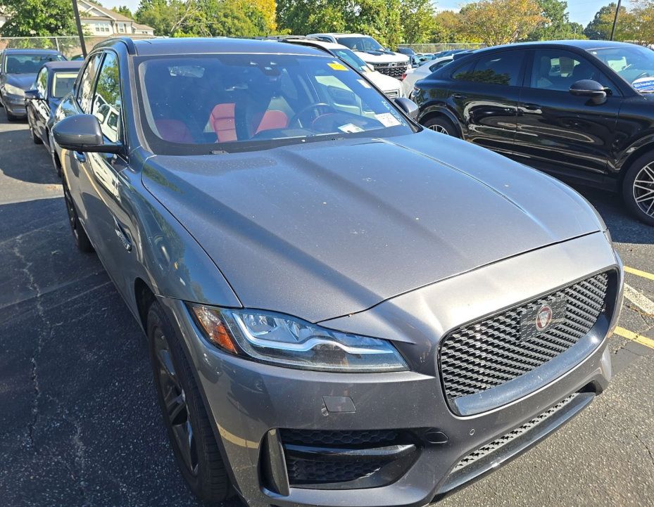 Used 2019 Jaguar F-PACE R-Sport AWD/4WD image 5