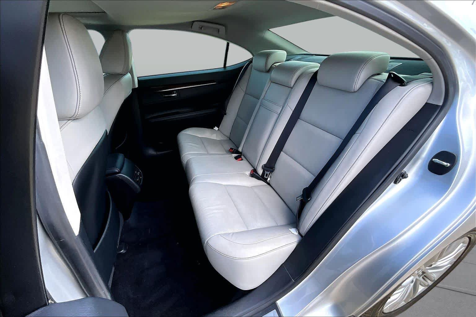 Used 2014 Lexus ES 350 w/ Luxury Package FWD image 21