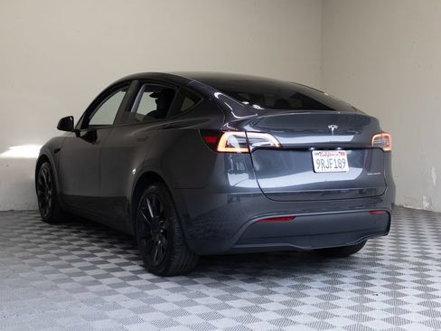Used 2024 Tesla Model Y Long Range AWD/4WD image 13