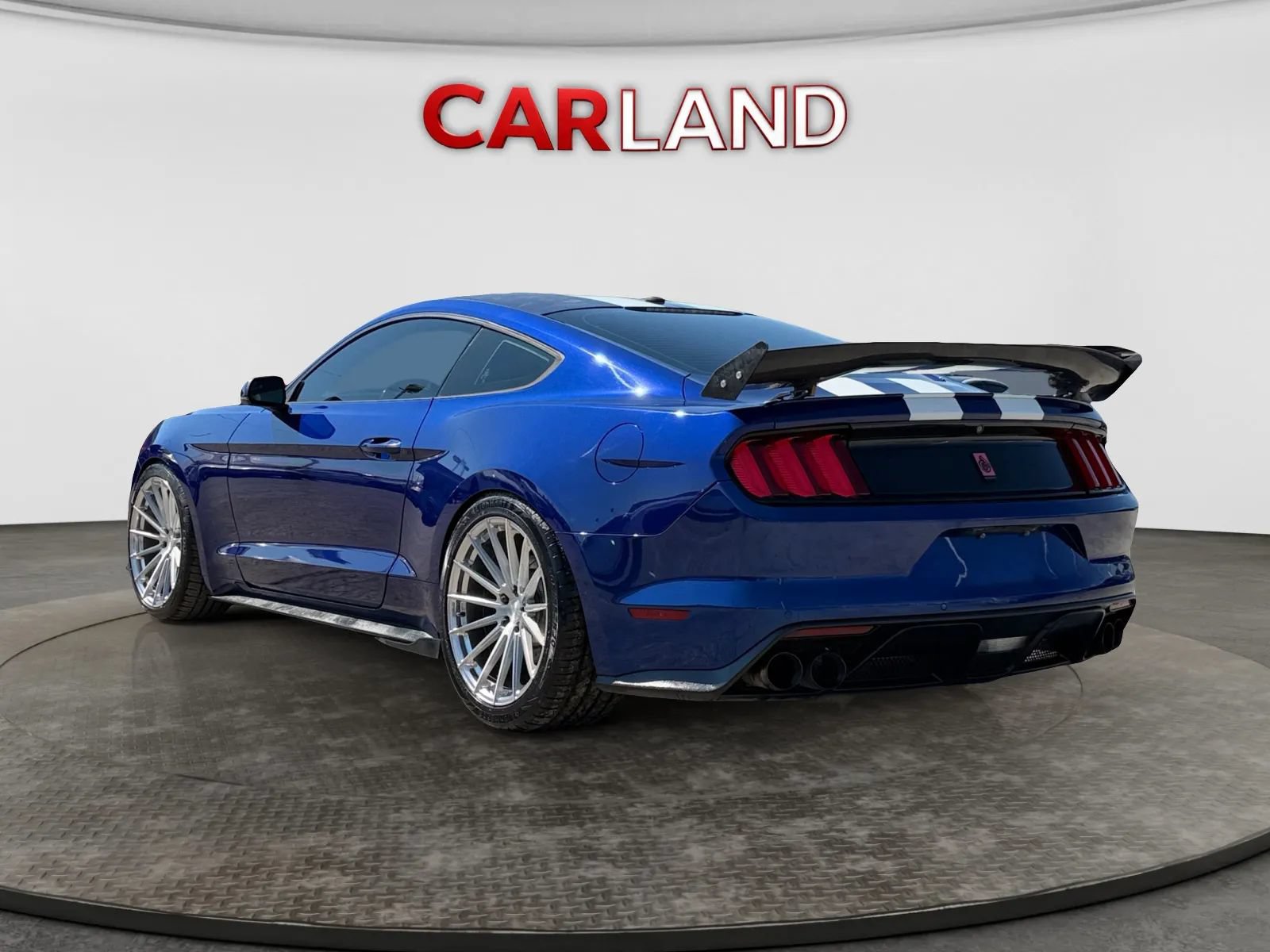 Used 2015 Ford Mustang Premium RWD image 4