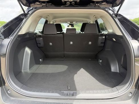 Certified 2025 Toyota RAV4 LE image 28