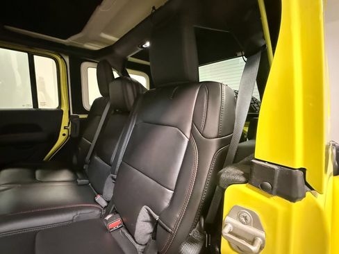 Used 2024 Jeep Wrangler Unlimited Rubicon AWD/4WD image 48