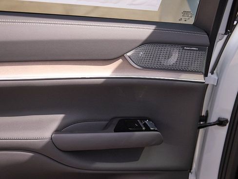 New 2025 Volvo EX90 Ultra image 19