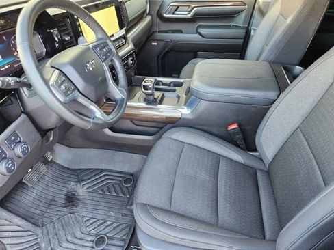 Used 2024 Chevrolet Silverado 1500 LT Trail Boss w/ Convenience Package II image 4