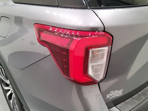 Used 2022 Ford Explorer ST image 12