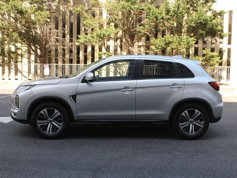 Used 2021 Mitsubishi Outlander Sport SE image 12