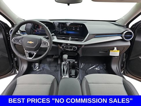 New 2026 Chevrolet Trax LT w/ Sunroof Package FWD image 9