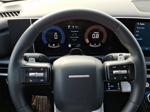 Certified 2025 Hyundai Santa Fe SEL image 18