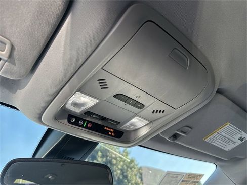 Used 2023 Chevrolet Blazer LT w/ Convenience Package image 16