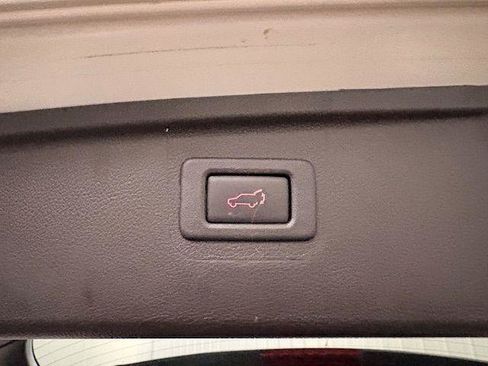 Used 2019 Subaru Outback 2.5i Limited image 11