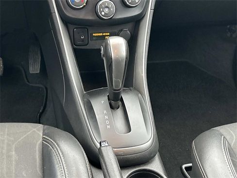 Used 2020 Chevrolet Trax LT w/ Driver Confidence Package image 17