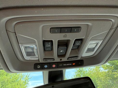 Used 2019 GMC Sierra 1500 SLT w/ SLT Premium Package image 37