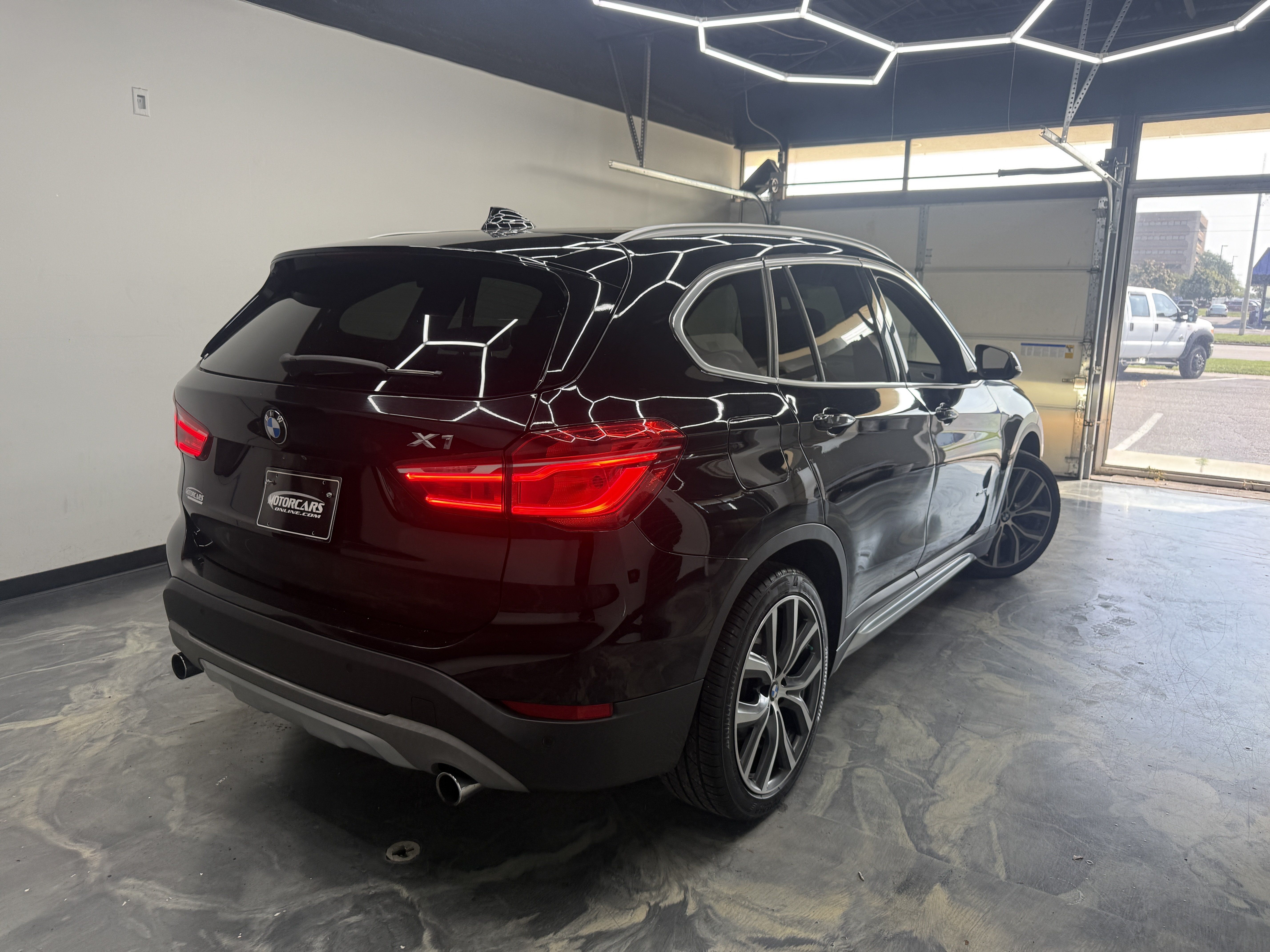 Used 2017 BMW X1 xDrive28i AWD/4WD image 5