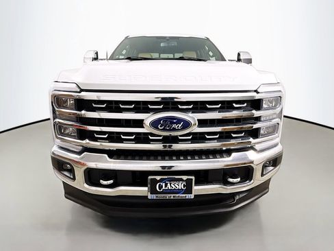 Used 2023 Ford F250 Lariat w/ Chrome Package image 2