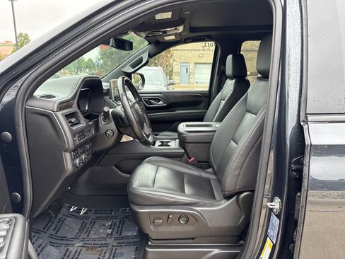Used 2022 Chevrolet Suburban Z71 w/ Z71 Off-Road Package AWD/4WD image 11