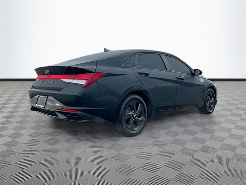 Used 2021 Hyundai Elantra SEL w/ Convenience Package image 5