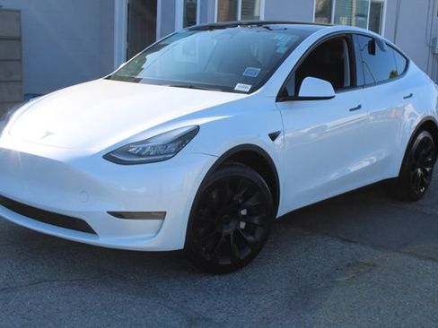 Used 2023 Tesla Model Y Long Range AWD/4WD image 11