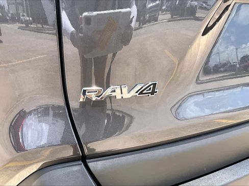 Used 2024 Toyota RAV4 XLE Premium AWD/4WD image 31
