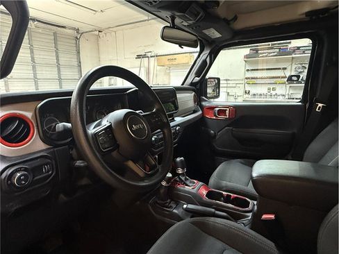 Used 2024 Jeep Gladiator Sport image 12