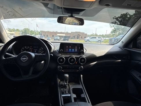 Used 2025 Nissan Sentra S FWD image 10