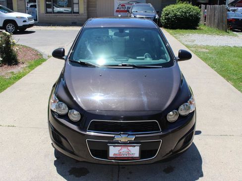 Used 2016 Chevrolet Sonic LT FWD image 4